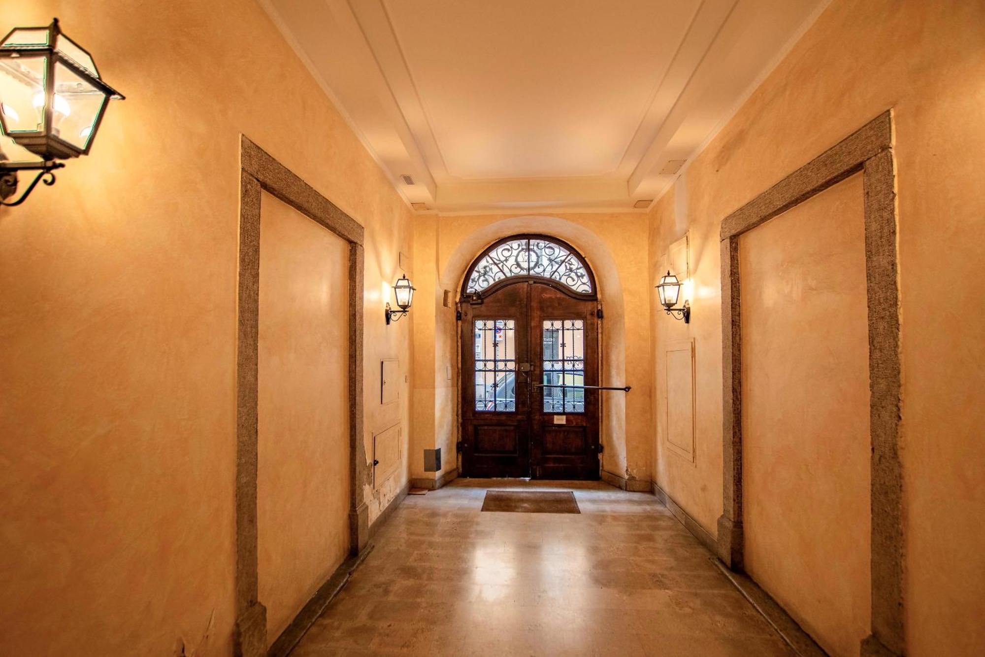 White Tower Guesthouse Трієст Екстер'єр фото