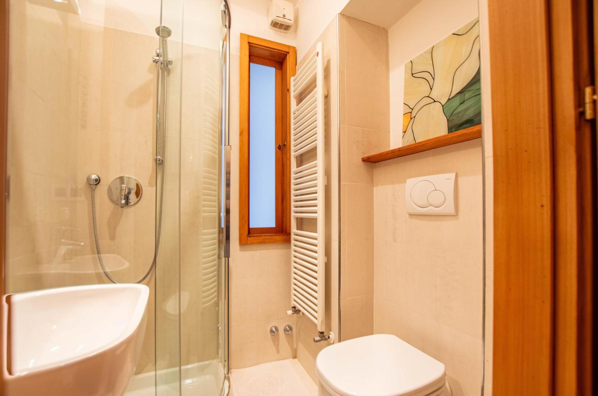 White Tower Guesthouse Трієст Екстер'єр фото